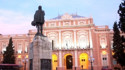 El titular de Economía de Salta informó a intendentes electos las proyecciones para fin de año y 2016