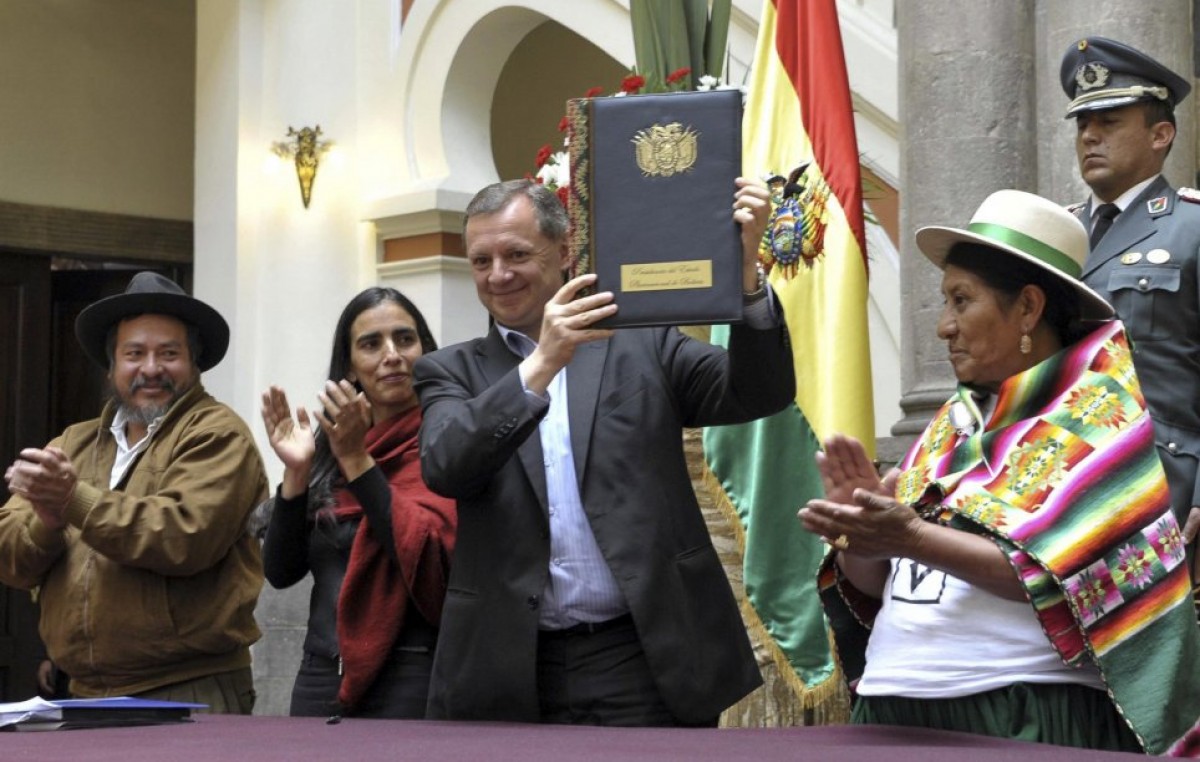 Gobierno de Bolivia promulga ley de convocatoria a referendo