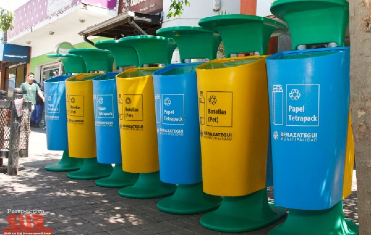 Entregaron 15 contenedores para selección y reciclado de residuos en el centro de Berazategui
