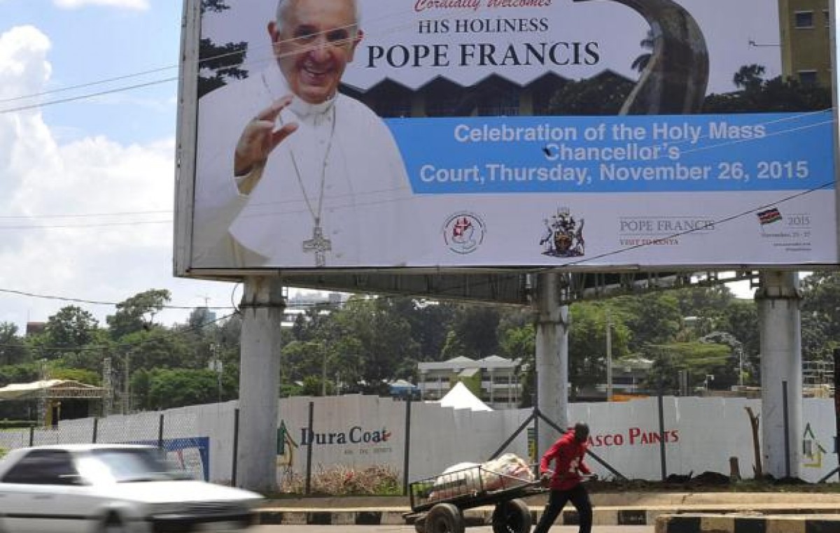 El Papa llega por primera vez a África para «tomar contacto directo» con su realidad 
