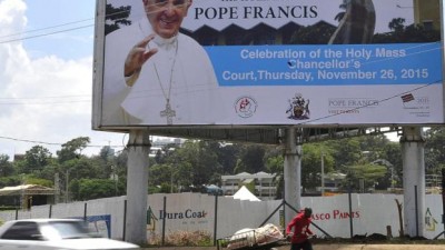 El Papa llega por primera vez a África para «tomar contacto directo» con su realidad 