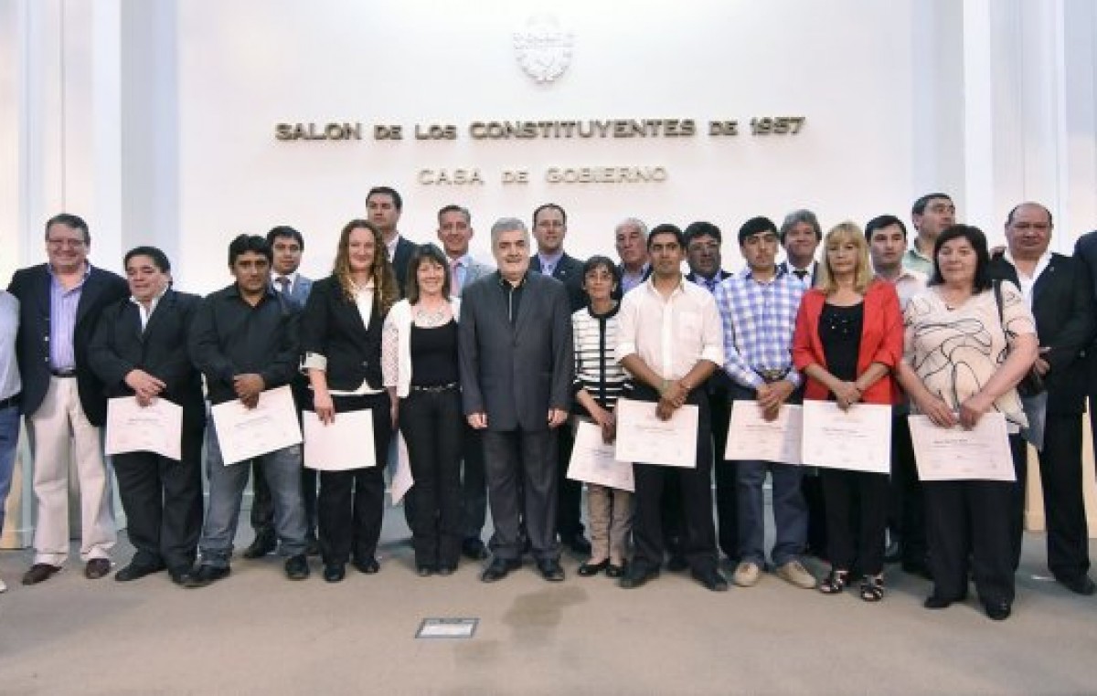 El Gobernador de Chubut le tomó juramento a los jefes de comunas rurales