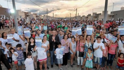 La Gobernadora de Catamarca entregó 197 viviendas en el complejo urbanístico Valle Chico