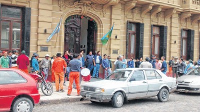 Suárez: el gremio municipal, contra dos polémicos proyecto de Palacio