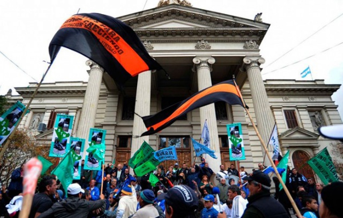 Analizan suspender la ley de paritarias municipales en Buenos Aires