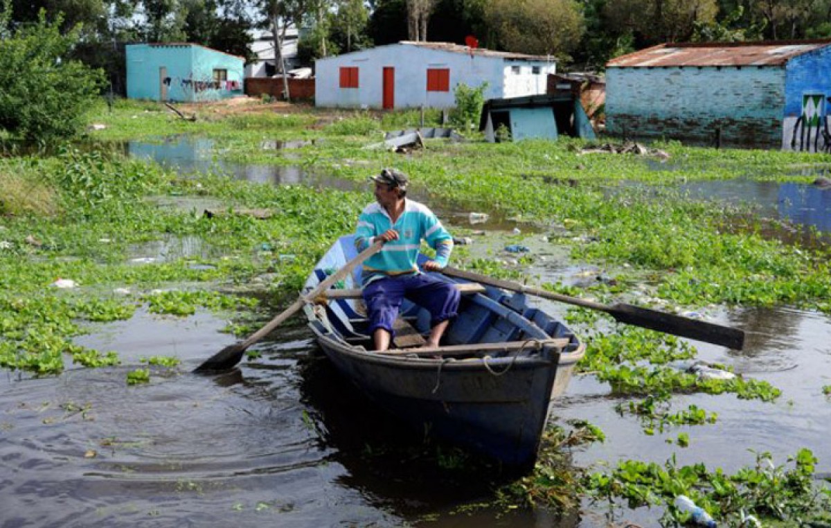 Más de 7.000 evacuados en distintas provincias por las crecidas de ríos