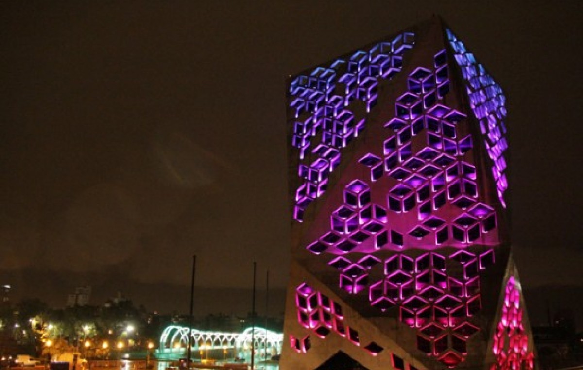 El Centro Cívico de Córdoba y el Puente del Bicentenario, ahora con luces LED