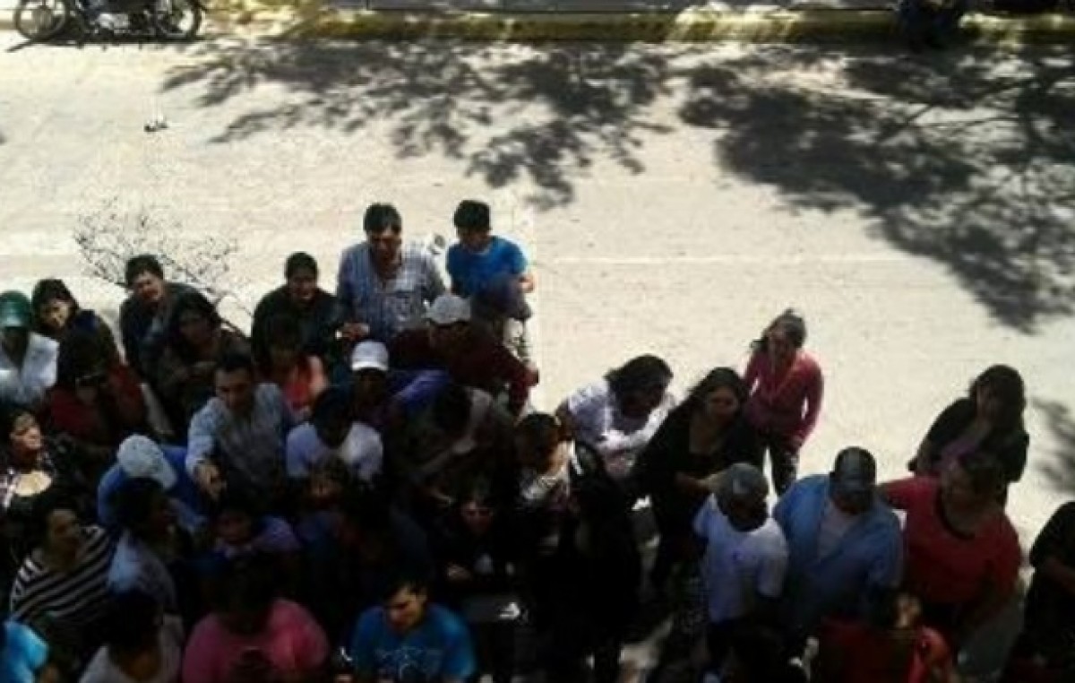 Fiambalá: empleados dados de baja tomaron la municipalidad