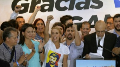 La oposición venezolana obtuvo el control total parlamentario y delinea cambios