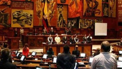Ecuador, el tercer país latinoamericano en aprobar la reelección presidencial indefinida