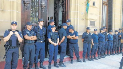 El Intendente de Suárez les ofreció el 26% de aumento a los municipales