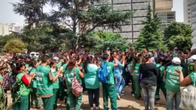 Después de la represión: Vuelven las protestas a la Municipalidad de La Plata por falta de pagos