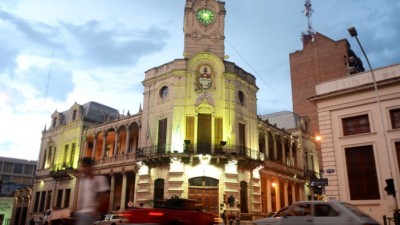 Revisión de contratos municipales en Paraná: El jueves se conocerá el listado