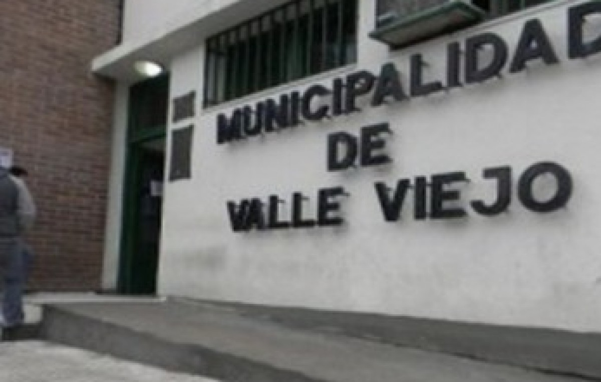 El intendente de Valle Viejo dio de baja 230 plantas permanentes