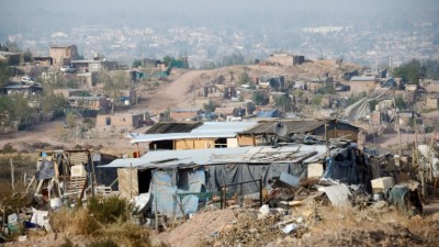 Aún son 20 mil los vecinos que viven en asentamientos en Neuquén