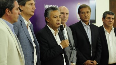 Mendoza: «Los ingresos vienen mal y la coparticipación no va a cambiar este año»