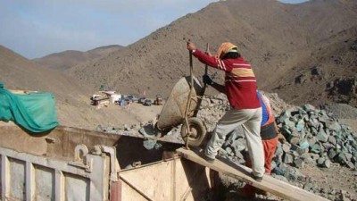 Pequeños mineros en Chile luchan por mantenerse a flote en medio desplome del cobre