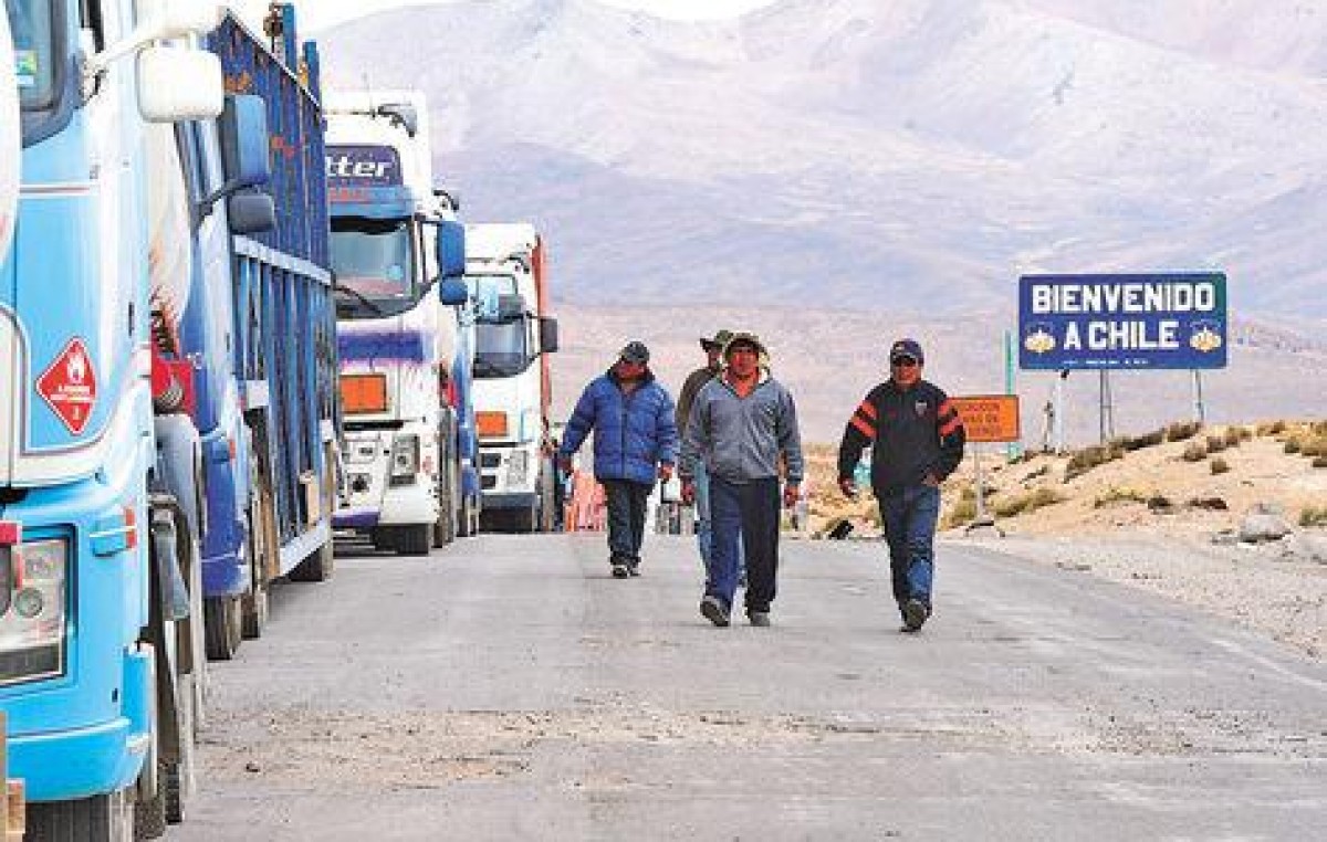 Chile duplica costo de visas para ciudadanos bolivianos