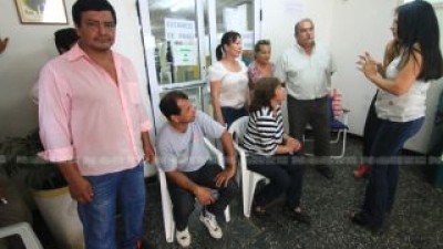 Empleados municipales paralizaron servicios y cobro de impuestos en Barranqueras