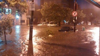 Evacuados y destrozos por el fuerte temporal en Córdoba