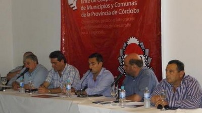 Intendentes radicales de Córdoba postergan sin fecha aceptación de la transferencia del Paicor