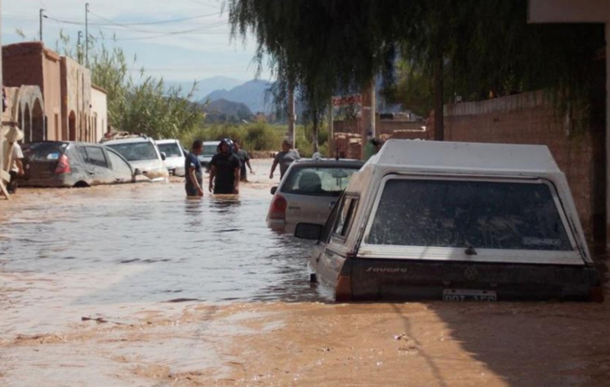 Aludes e inundaciones en Jujuy: hay más de 500 autoevacuados