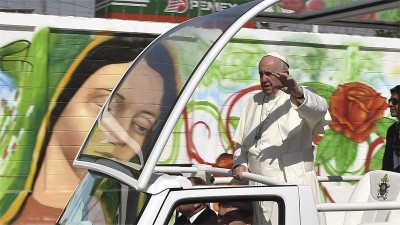 El Papa pidió evitar las «tentaciones del dinero, la fama y el poder»
