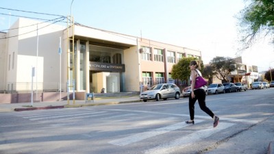 Los municipales de Centenario aceptan una suba del 20%