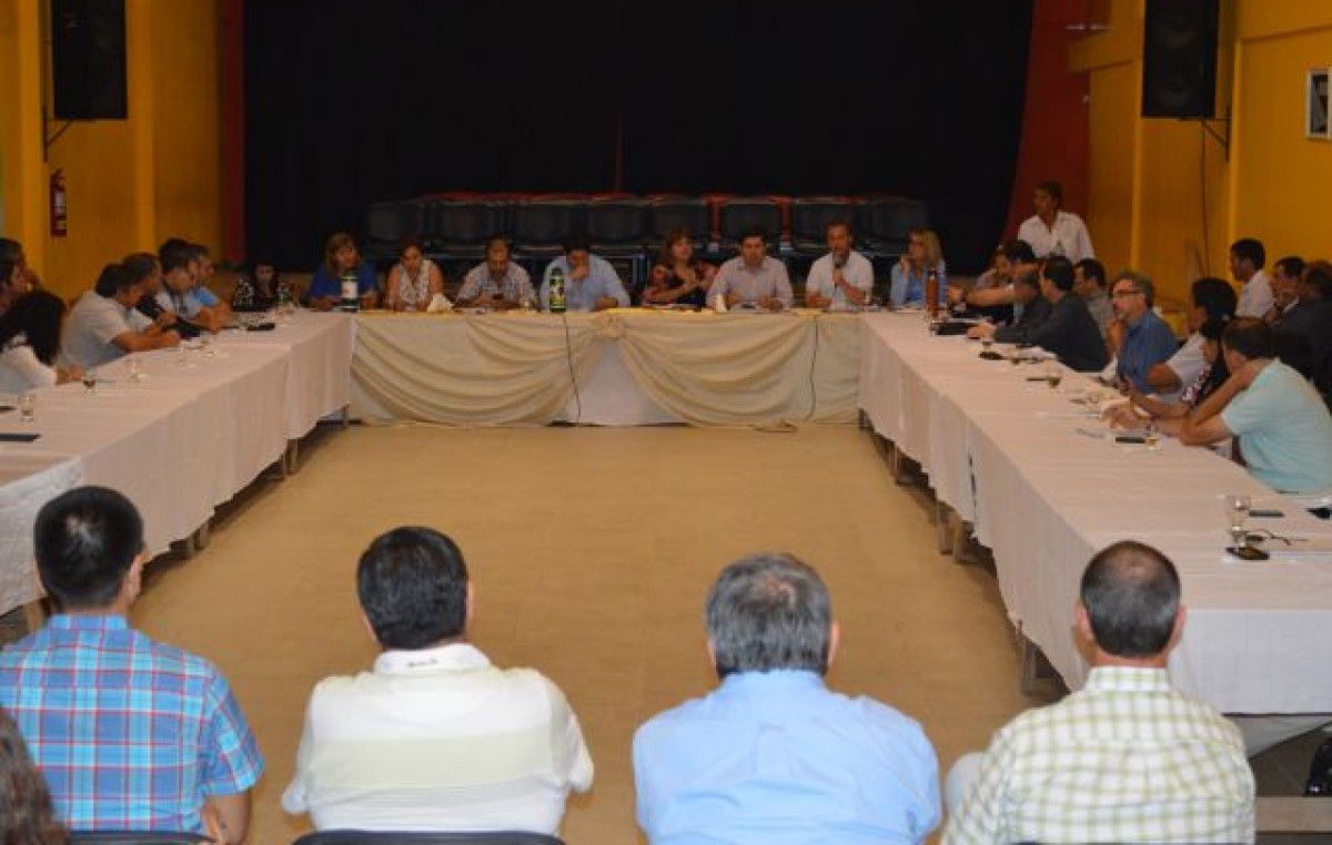Chaco: Comunas de primera categoría analizaron obras y acciones con funcionarios provinciales