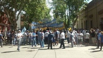 Los municipales se movilizaron en Las Rosas  