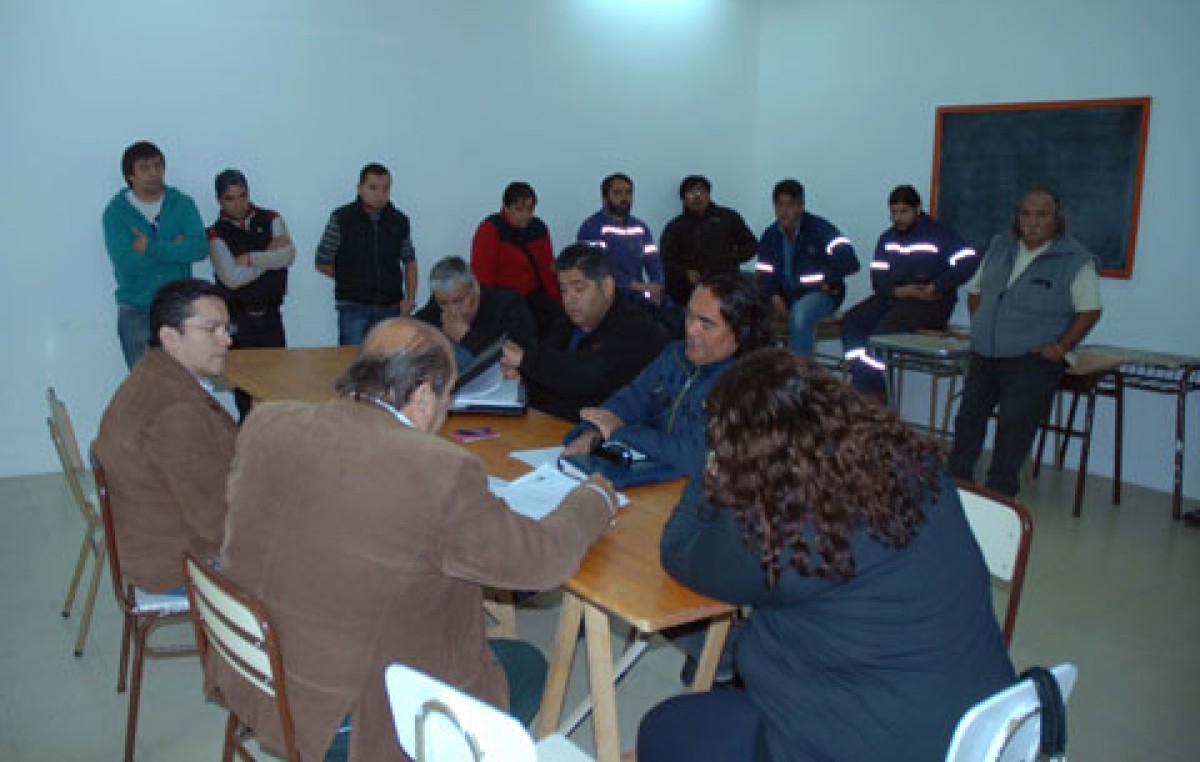 Río Gallegos: Piden un mes para plantear oferta salarial a los municipales