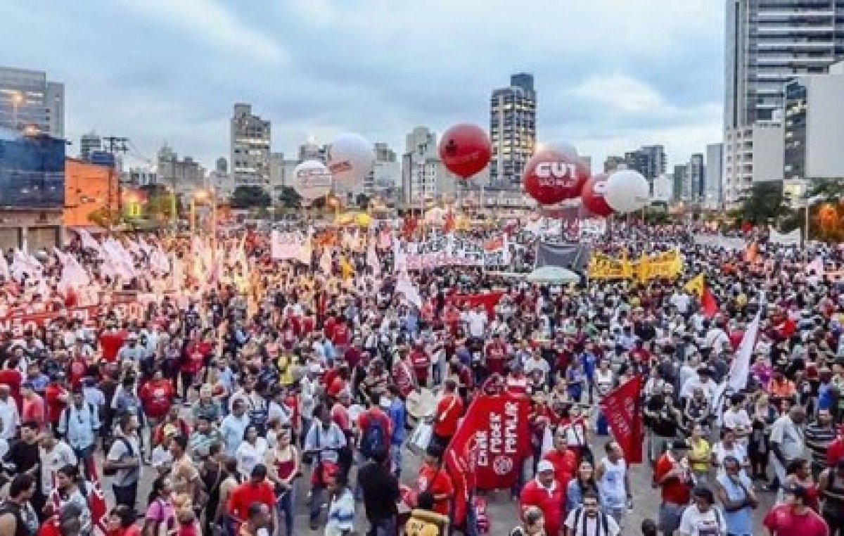 Los seguidores de Dilma y Lula inundaron este viernes las calles de Brasil