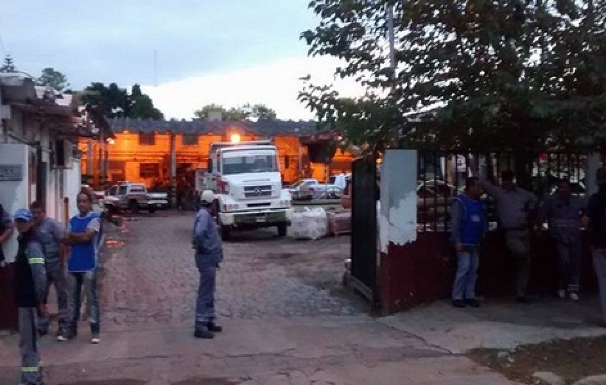 Municipales de Esteban Echeverría adhirieron al reclamo de Camioneros en Echeverría