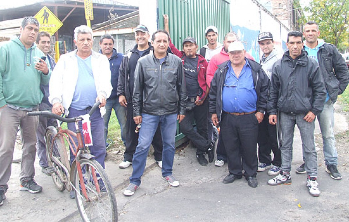 Echeverría: Nueva protesta de Municipales por despidos