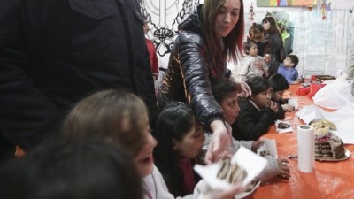Vidal desenfundó la tijera: Recortó más del 30% de los alimentos para comedores escolares y barriales