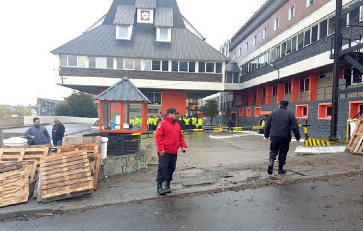 Después de 57 días funcionarios pudieron ingresar a Casa de Gobierno de Tierra del Fuego