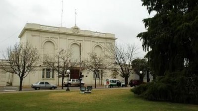 Denuncian despidos municipales en General Villegas