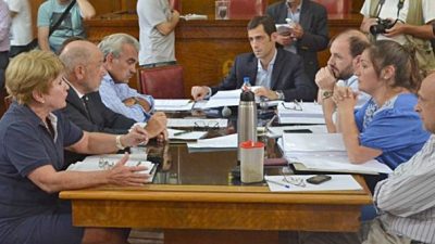Nuevos pedidos para que se aclare el pago de sueldos políticos con horas docentes en Mar del Plata