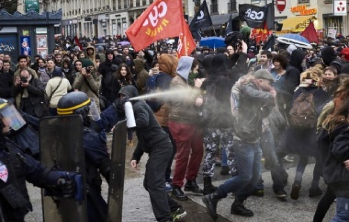 Miles de estudiantes vuelven a las calles de París contra la reforma laboral