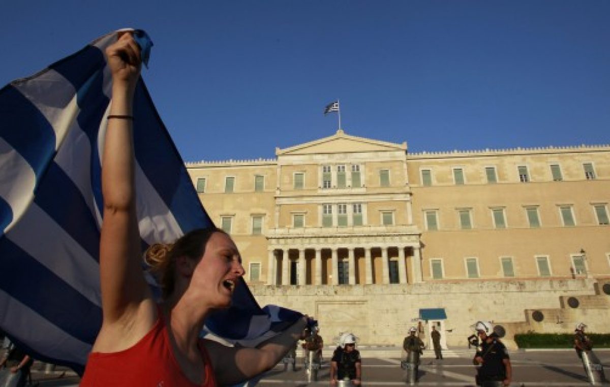Periodistas griegos hacen huelga contra reforma de pensiones