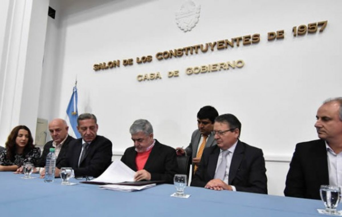 Se firmó contrato por 35,5 millones de pesos para la instalación de 530 cámaras de seguridad en 14 ciudades de Chubut