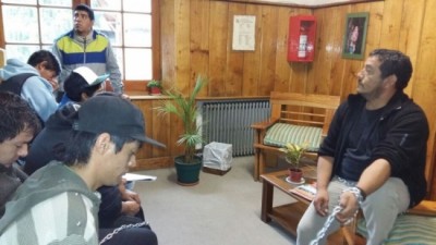 Trabajadores de Bariloche protestaron a metros de la oficina del intendente