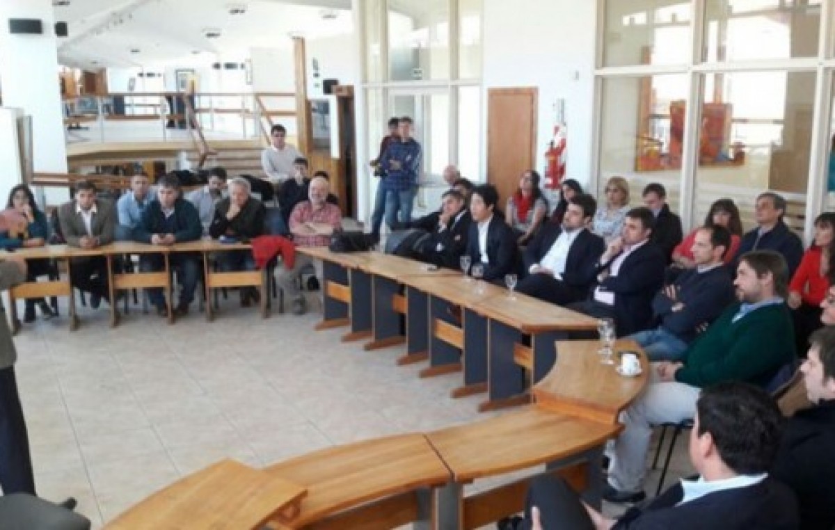 Autoridades nacionales y provinciales se reúnen con intendentes de toda la provincia en Esquel