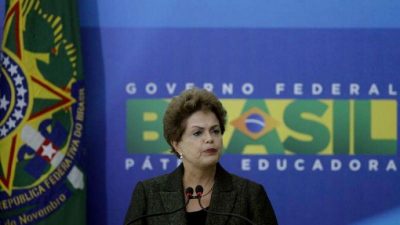 Rousseff propone un diálogo nacional para pactar salida política a la crisis