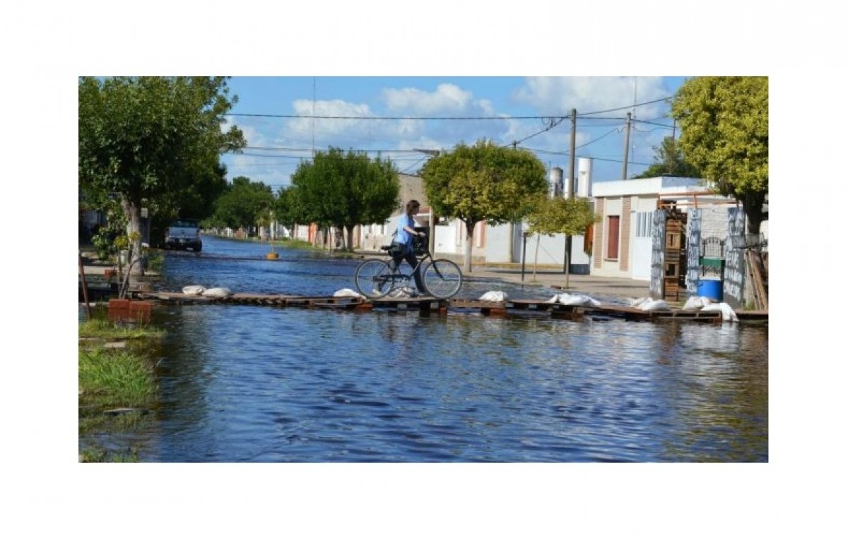 El intendente de Pozo del Molle dijo que su pueblo se está «hundiendo paulatinamente» por las inundaciones