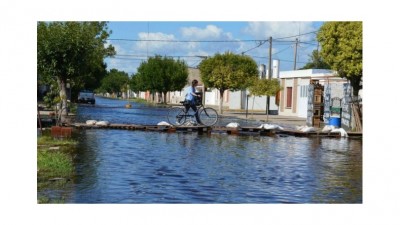 El intendente de Pozo del Molle dijo que su pueblo se está «hundiendo paulatinamente» por las inundaciones