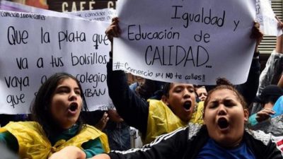 Estudiantes secundarios de Paraguay endurecen protestas
