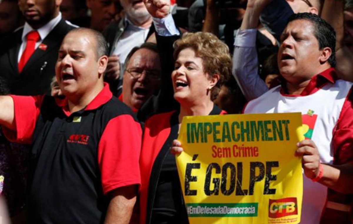 Dilma aumenta los planes sociales y promete «resistir hasta el final»