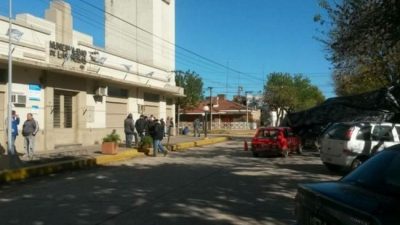 Municipales de Las Rosas esperan el pago salarial para volver a trabajar