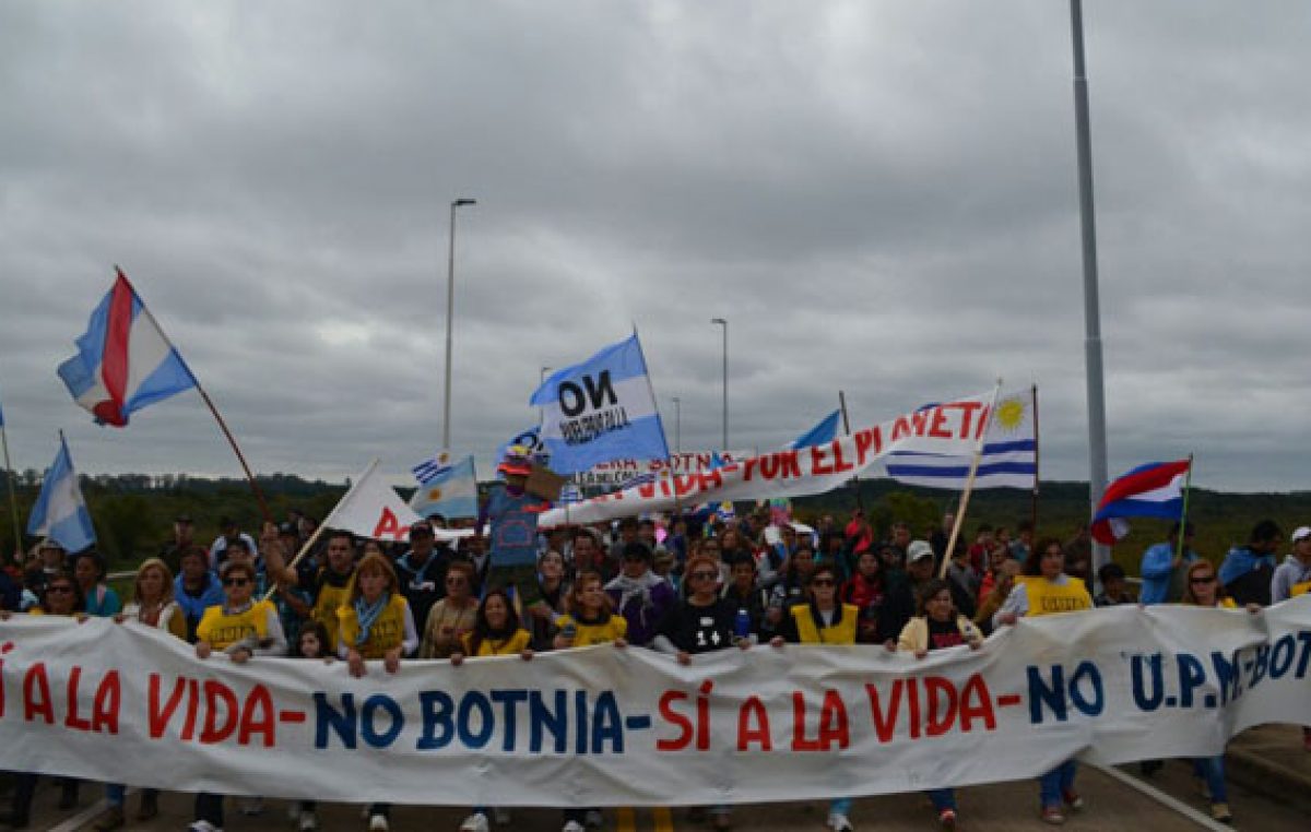 Gualeguaychú pide a Macri que defina su política sobre Botnia